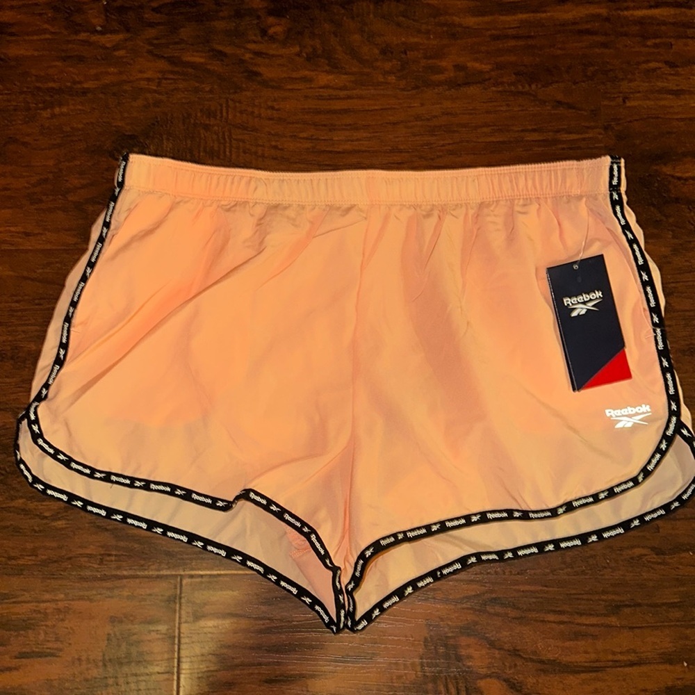 NWT Reebok Relaxed Prairie Sunset Fast Track Shorts (M)